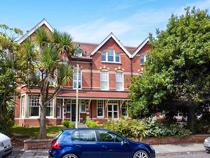 2 Bedroom Flat For Sale In Blenheim Road, Minehead, TA24