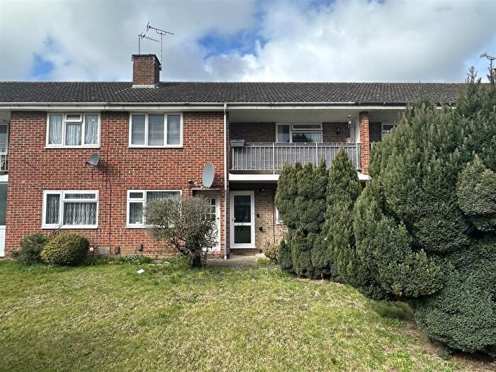 2 Bedroom Maisonette For Sale In Alkham Road, Maidstone, ME14