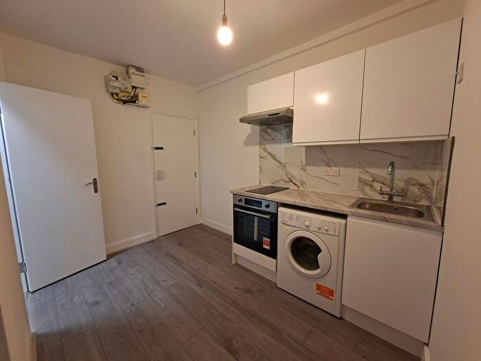 1 Bedroom Studio To Rent In Hampden Road, London, N8