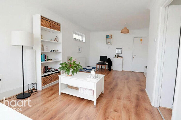 1 Bedroom Flat To Rent In Avenue Road, London, SE25