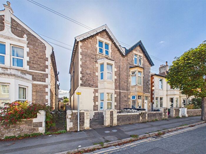 1 Bedroom Flat For Sale In Clevedon Road, Weston-Super-Mare, North Somerset, BS23