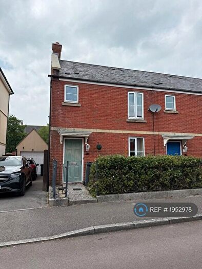 3 Bedroom Semi-Detached House To Rent In Elgar Close, Swindon, SN25