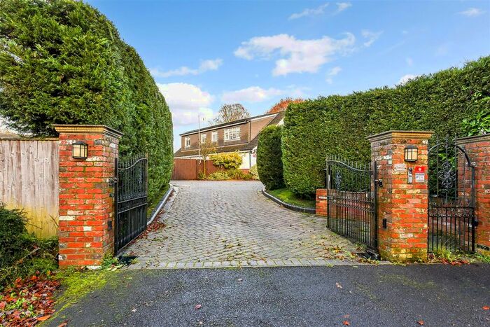 5 Bedroom Detached House For Sale In Staplewood Lane, Marchwood, Hampshire, SO40