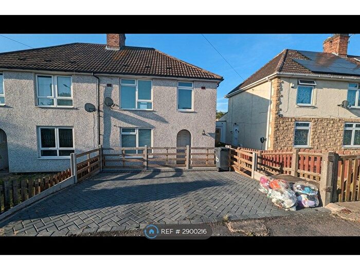 3 Bedroom Semi-Detached House To Rent In Stonesby Avenue, Leicester, LE2
