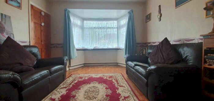 2 Bedroom Maisonette To Rent In Stratford Road, Yeading, Hayes UB4