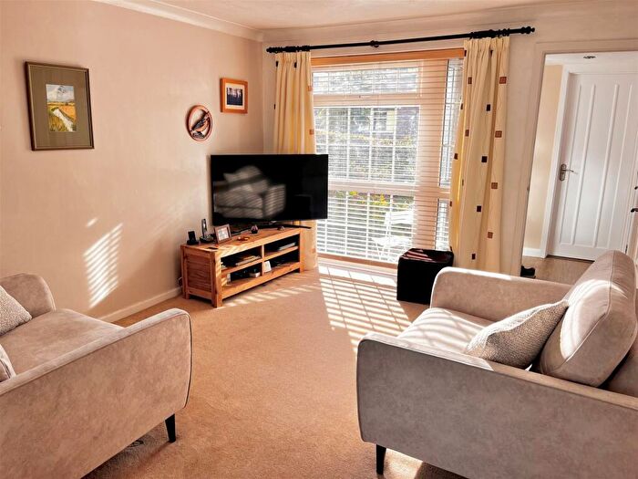 3 Bedroom Detached House For Sale In Willow Way, Ashington, West Sussex, RH20