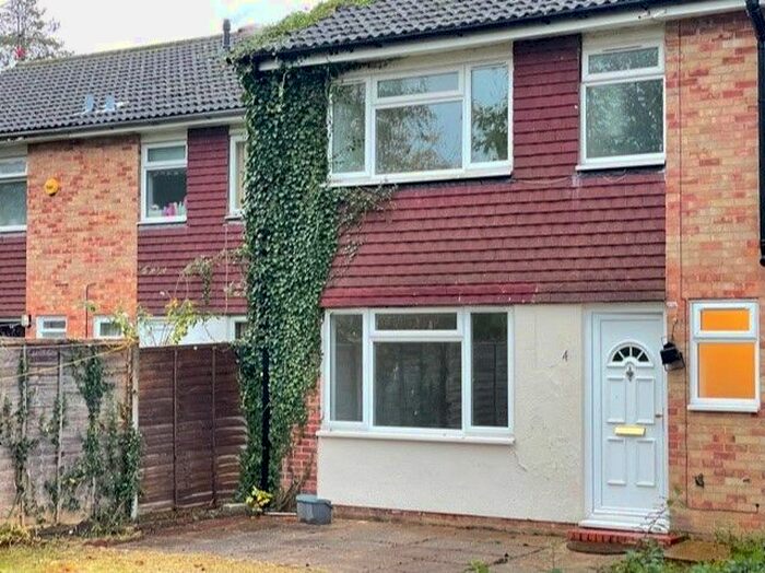 3 Bedroom Terraced House To Rent In Oakhaven, Crawley RH10
