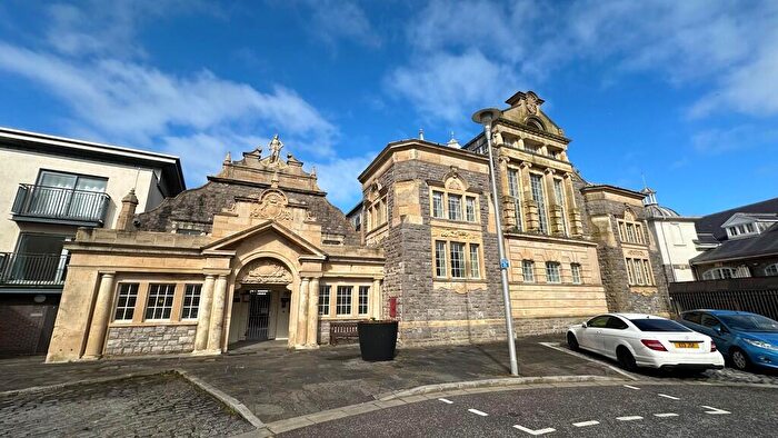 1 Bedroom Apartment To Rent In Knightstone Causeway, Weston-super-Mare, BS23