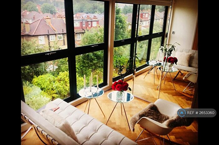 3 Bedroom Terraced House To Rent In Spencer Road, London, N11