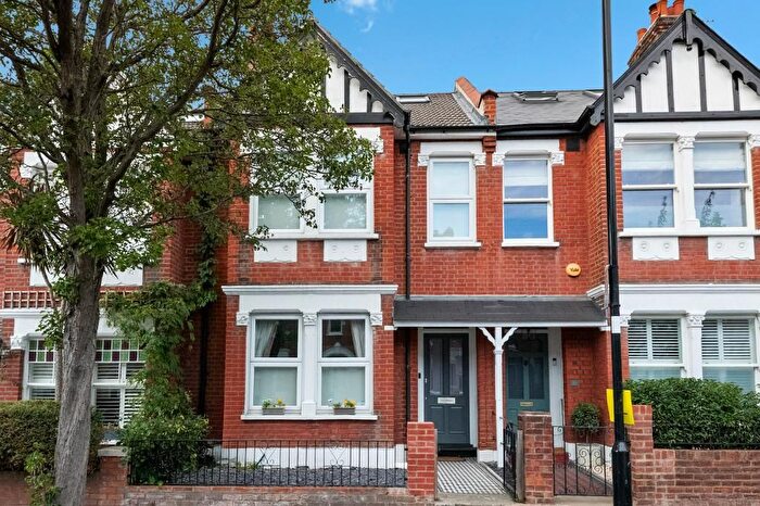 4 Bedroom Terraced House For Sale In Myrtle Gardens, Hanwell, London, W7