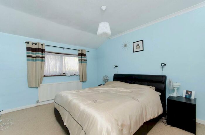 2 Bedroom House To Rent In Wiltshire Lane, Northwood Hills, Pinner, HA5