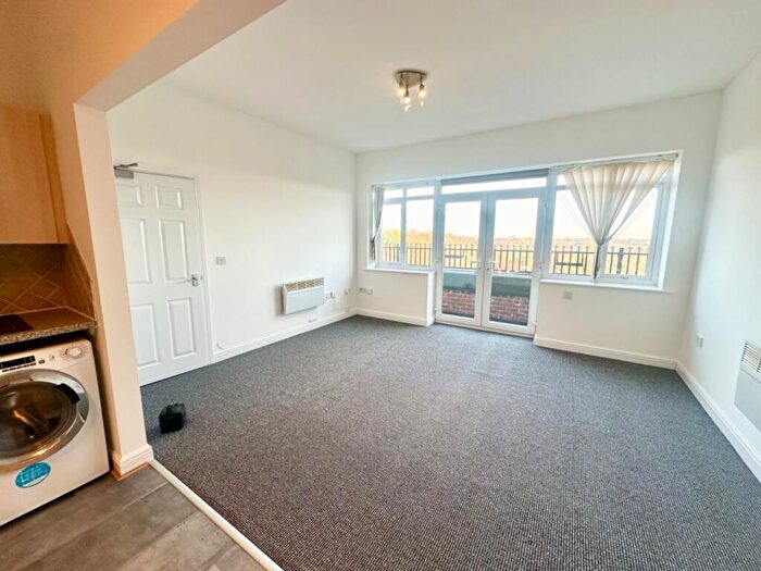 2 Bedroom Apartment To Rent In Woodborough Road, Nottingham, Nottinghamshire, NG3