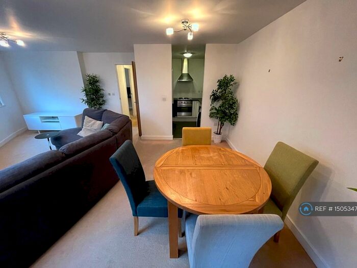 2 Bedroom Flat To Rent In Western Gateway, London, E16