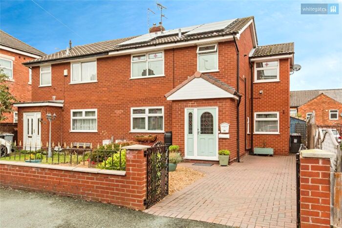 3 Bedroom Semi-detached House For Sale In Derrington Avenue, Crewe, Cheshire, CW2