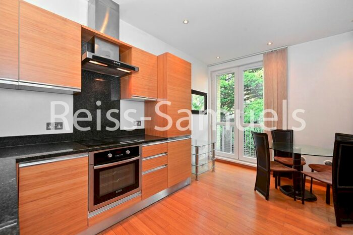 1 Bedroom Flat To Rent In Helion Court, Canary Wharf, E14