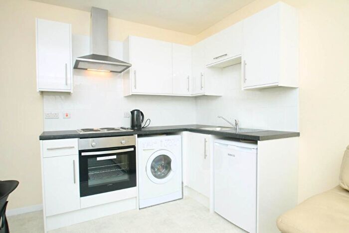 1 Bedroom Flat To Rent In Parkwood Street, Keighley, BD21