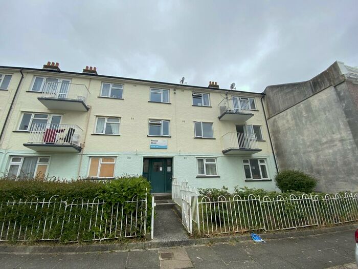2 Bedroom Apartment To Rent In Penrose Street, Plymouth, PL1