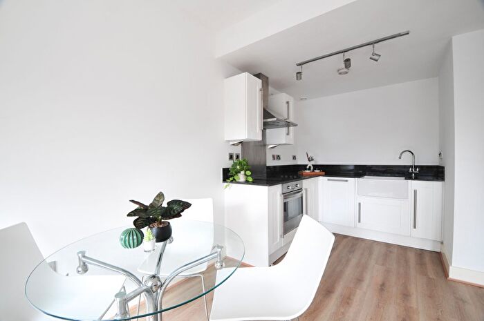 2 Bedroom Flat For Sale In Bed – Express Networks, Ancoats, Manchester, M4