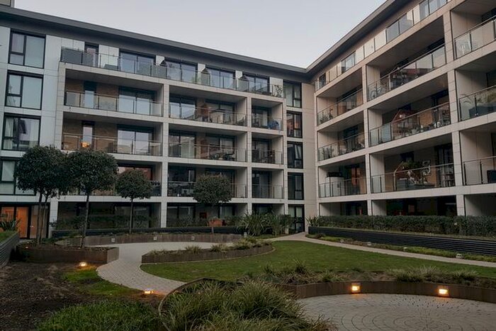 1 Bedroom Flat For Sale In George View House, Knaresborough Drive, SW18