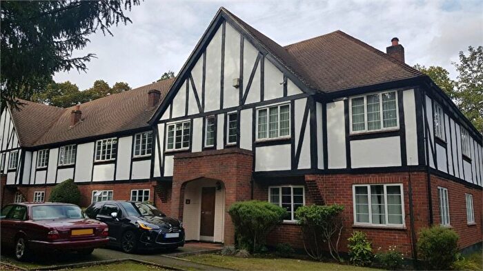 2 Bedroom Flat To Rent In Ashley Park Road, Kingsley Court Ashley Park Road, KT12