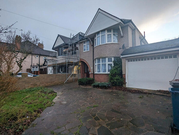 4 Bedroom Semi Detached House To Rent In Park Crescent, Harrow, Middlesex, HA3
