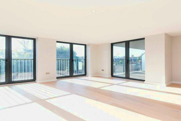 2 Bedroom Flat To Rent In Tottenham Lane, Crouch End, N8