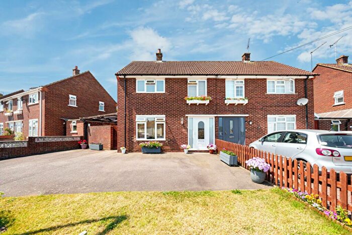 3 Bedroom Semi-Detached House To Rent In Queensway, Maidenhead, SL6