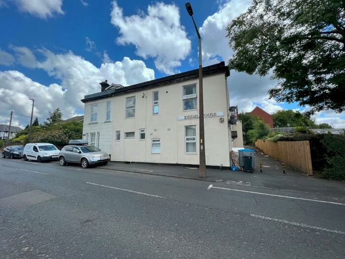 1 Bedroom Flat To Rent In Church Street, Gornal Wood, Dudley, West Midlands, DY3