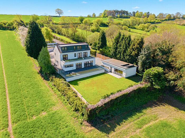 5 Bedroom Detached House For Sale In Bank Hill, Nottingham, NG14