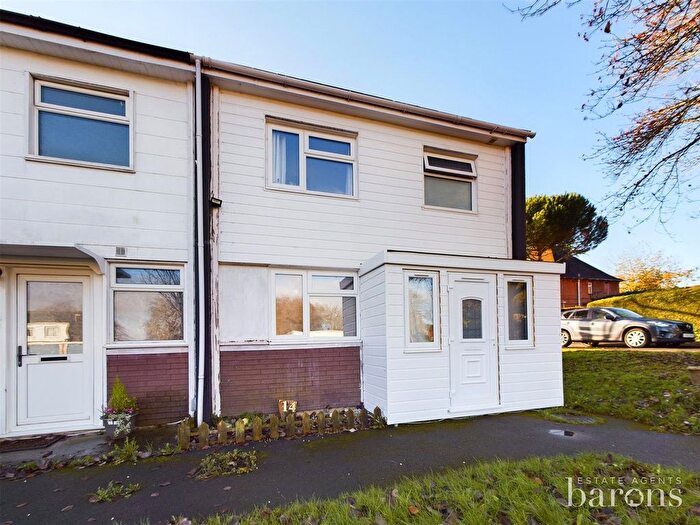 3 Bedroom End Of Terrace House For Sale In Brocas Drive, Basingstoke, Hampshire, RG21