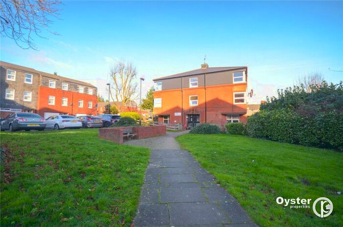 2 Bedroom Apartment To Rent In Tash Place, London, N11