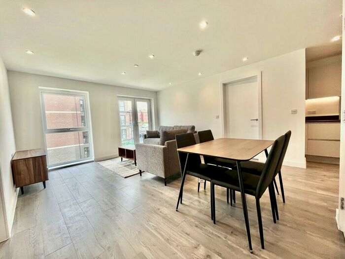 2 Bedroom Apartment To Rent In Alexandra Park, LS4