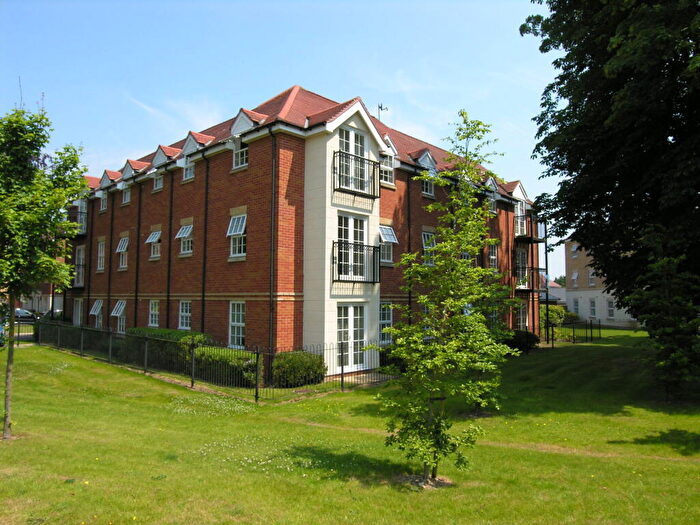 2 Bedroom Apartment To Rent In Old College Road, Newbury, RG14
