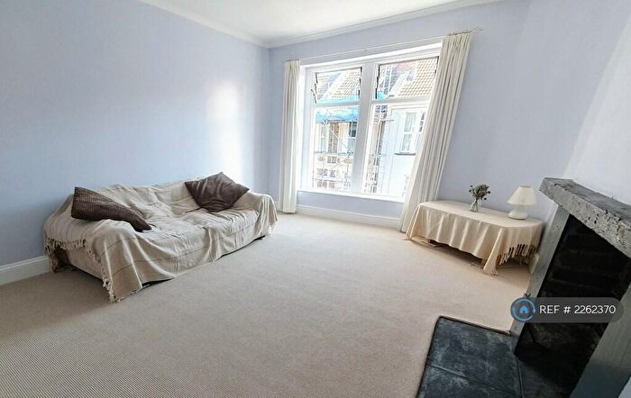 3 Bedroom Maisonette To Rent In Co-Operation Road, Bristol, BS5