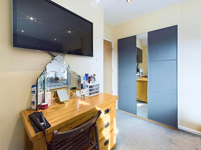 3 Bedroom End Of Terrace House For Sale In Sandyleaze, Longlevens, Gloucester, GL2
