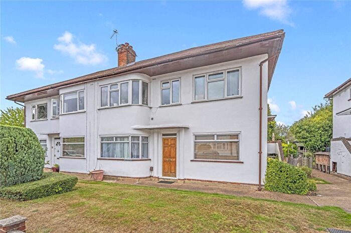 2 Bedroom Flat For Sale In Fulwood Gardens, Twickenham, TW1