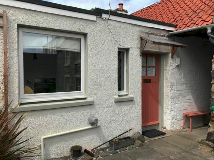 2 Bedroom Cottage To Rent In Livingston Lane, Aberdour, KY3
