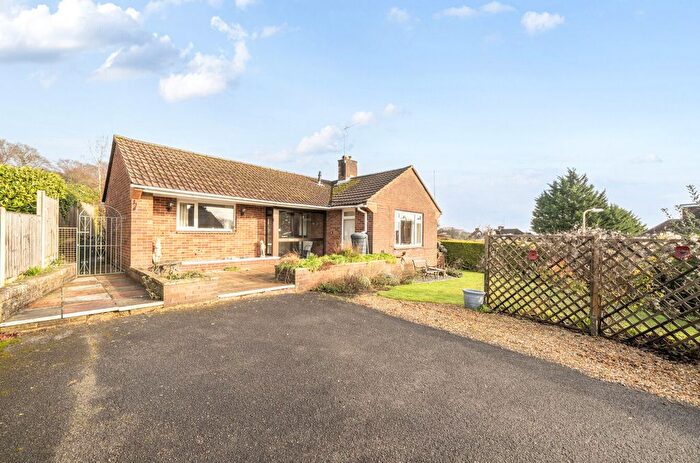 2 Bedroom Bungalow For Sale In Battery Hill, Winchester, Hampshire, SO22