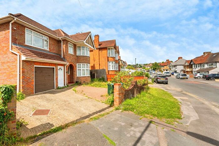 4 Bedroom Detached House For Sale In Whitelands Road, High Wycombe, HP12