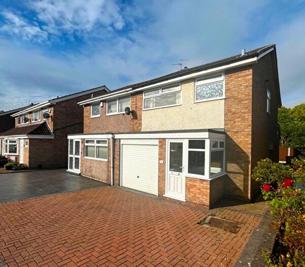 3 Bedroom Semi-Detached House To Rent In Longfield, Fulwood, PR2