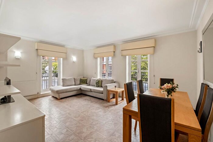 3 Bedroom Flat For Sale In Juniper Court, Kensington Green, W8