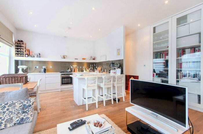 1 Bedroom Flat To Rent In Emperors Gate, South Kensington, London, SW7