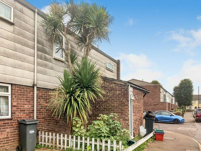 3 Bedroom Semi-Detached House To Rent In Engleheart Drive, Feltham TW14