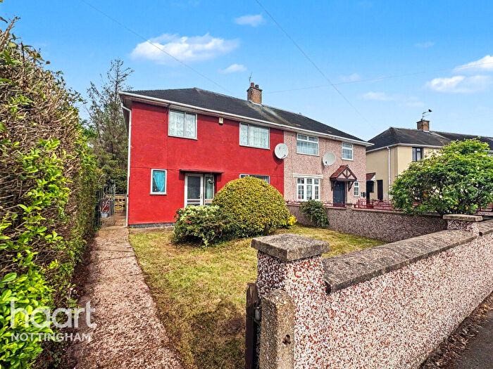 3 Bedroom Semi-Detached House For Sale In Whitegate Vale, Clifton, NG11
