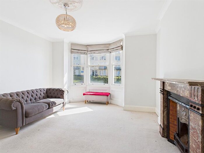 1 Bedroom Flat For Sale In New Steine, Brighton, BN2