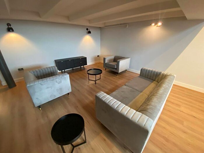 2 Bedroom Apartment To Rent In Tobacco Warehouse, L3