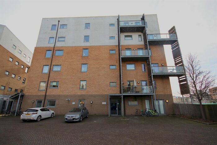 1 Bedroom Flat To Rent In Rustat Avenue, Cambridge, CB1