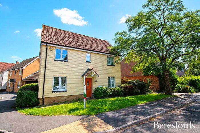 3 Bedroom Detached House To Rent In Stradbroke Road, SS14