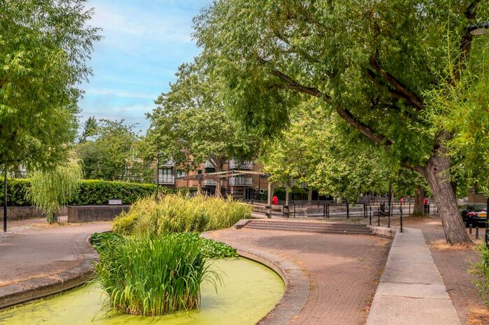 2 Bedroom Flat To Rent In Eleanor Close, Canada Water, London, SE16