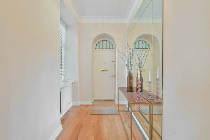 4 Bedroom Flat To Rent In Finchley Road, St John's Wood, London, NW8